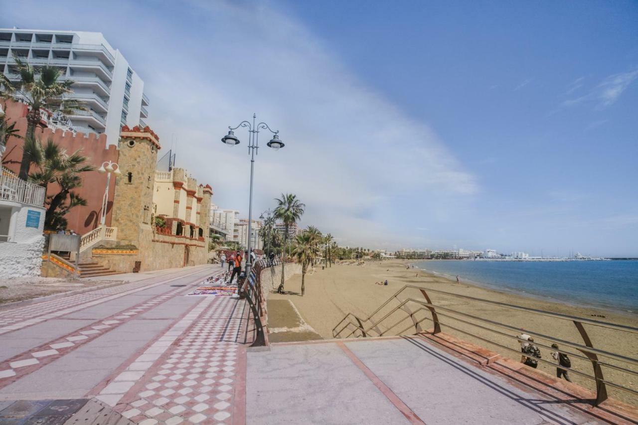 Fantanstico Apartamento Sobre El Mar Benalmádena Esterno foto