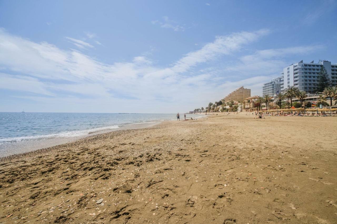 Fantanstico Apartamento Sobre El Mar Benalmádena Esterno foto
