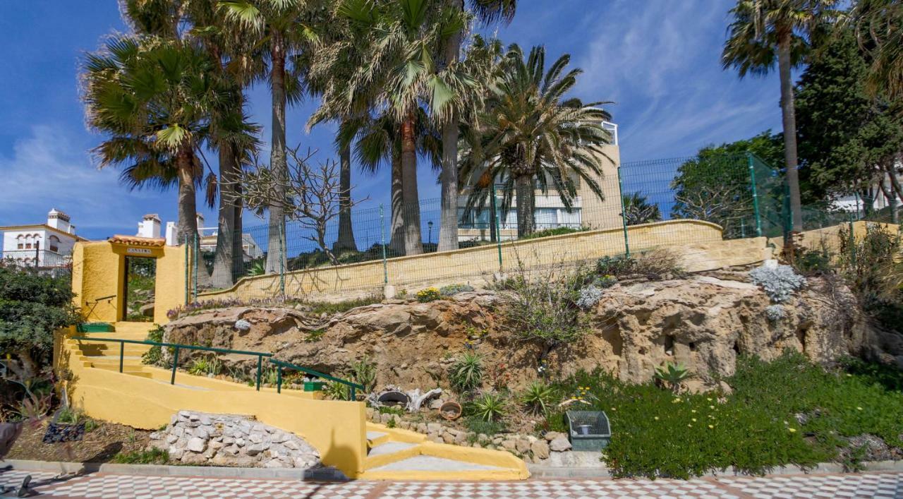 Fantanstico Apartamento Sobre El Mar Benalmádena Esterno foto